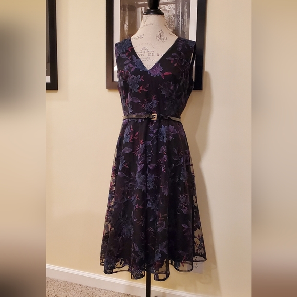 Tommy Hilfiger Dresses & Skirts - EUC Tommy Hilfiger dress sz 12